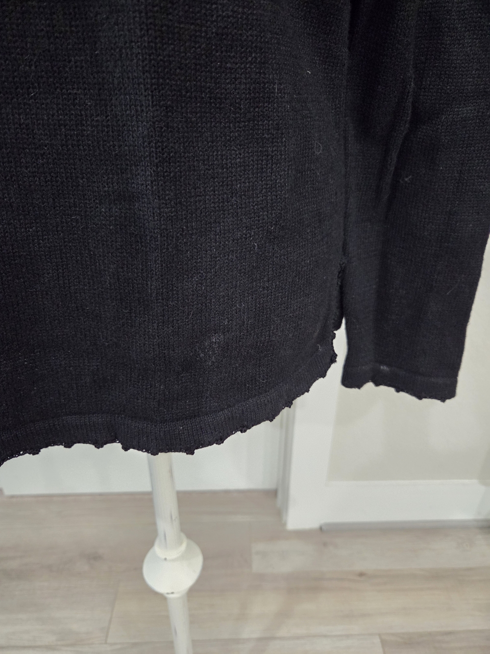Quacker Factory Black Sequin Angel Sweater with Pink, Blue & Gold Accents Size M - Picture 5 of 9